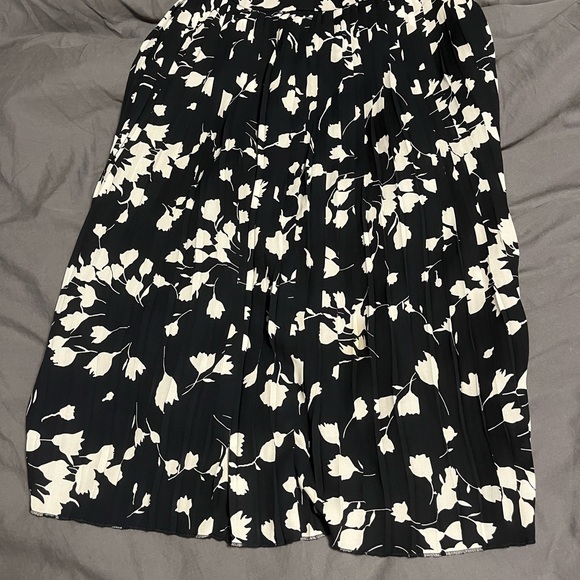 J Crew pleated floral skirt - Picture 4 of 4
